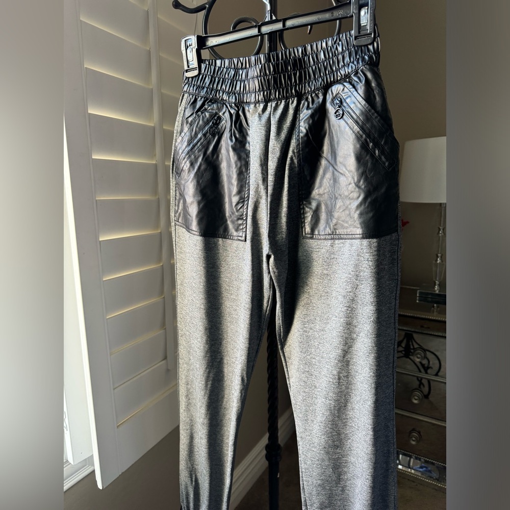 Lorna Jane Joggers Size S-Never worn!